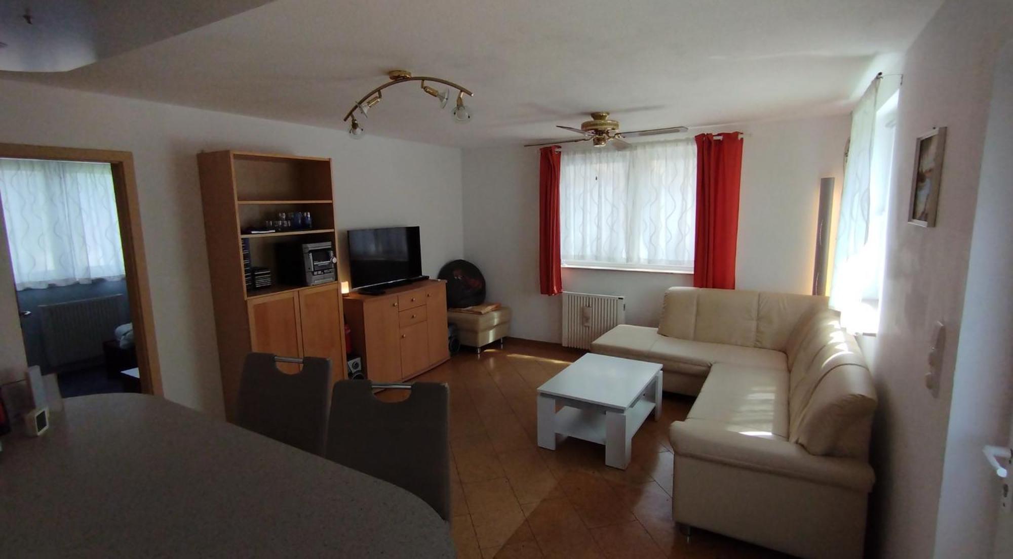 Gaestehaus Mit 3 Separaten Schlafbereichen, Terrasse Und Carport Holiday home Velten