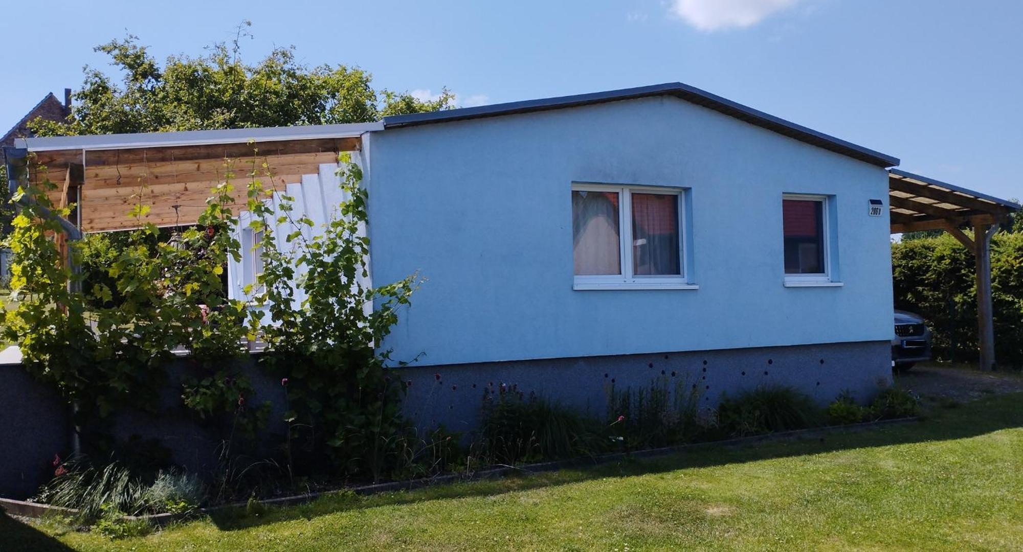 Gaestehaus Mit 3 Separaten Schlafbereichen, Terrasse Und Carport Holiday home